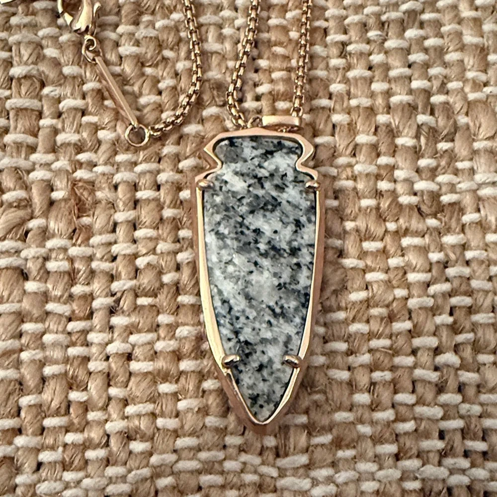 Kendra Scott Kimmy Necklace Gray Granite Pendant